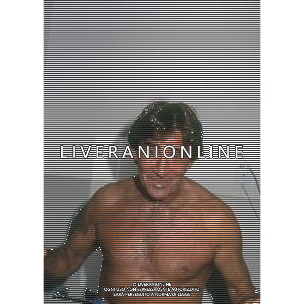 DIAP-RETROSPETTIVA WALTER CHIARI ATTORE NELLA FOTO WALTER CHIARI RICOVERATO NELL\' OSPEDALE DI CESENA NELL\'ANNO 1985 AG ALDO LIVERANI SAS