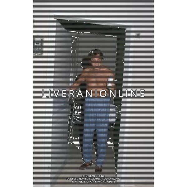 DIAP-RETROSPETTIVA WALTER CHIARI ATTORE NELLA FOTO WALTER CHIARI RICOVERATO NELL\' OSPEDALE DI CESENA NELL\'ANNO 1985 AG ALDO LIVERANI SAS