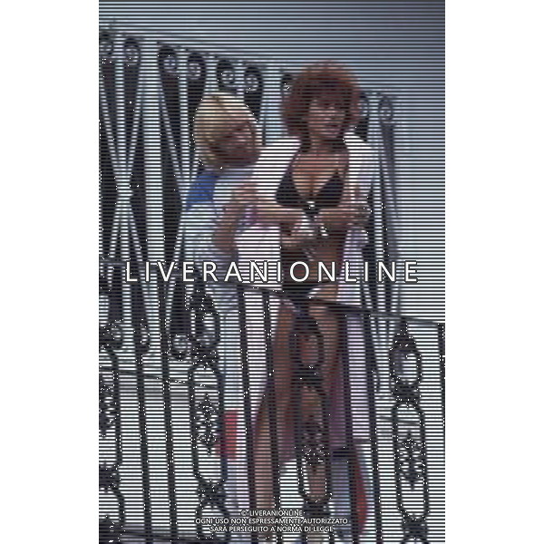 DIAP-RETROSPETTIVA CARMEN RUSSO ATTRICE NELLA FOTO CARMEN RUSSO E ENZO PAOLO TURCHI A ROMA NELL\'ANNO 1986 FOTO EDGARDO DELLA SCORCIOSA-AG ALDO LIVERANI SAS