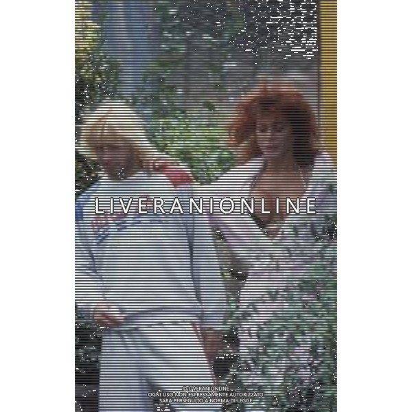 DIAP-RETROSPETTIVA CARMEN RUSSO ATTRICE NELLA FOTO CARMEN RUSSO E ENZO PAOLO TURCHI A ROMA NELL\'ANNO 1986 FOTO EDGARDO DELLA SCORCIOSA-AG ALDO LIVERANI SAS