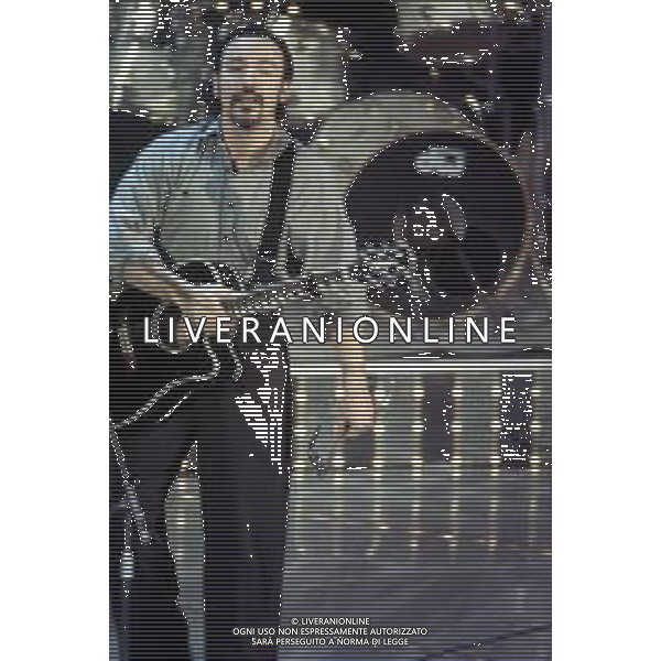 DIAP-RETROSPETTIVA BRUCE SPRINGSTEEN CANTANTE NELLA FOTO BRUCE SPRINGSTEEN OSPITE AL FESTIVAL DI SANREMO NELL\'ANNO 1996 AG ALDO LIVERANI SAS