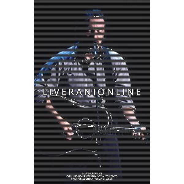 DIAP-RETROSPETTIVA BRUCE SPRINGSTEEN CANTANTE NELLA FOTO BRUCE SPRINGSTEEN OSPITE AL FESTIVAL DI SANREMO NELL\'ANNO 1996 AG ALDO LIVERANI SAS