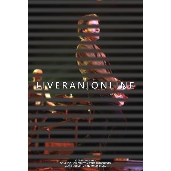 DIAP-RETROSPETTIVA BRUCE SPRINGSTEEN CANTANTE NELLA FOTO BRUCE SPRINGSTEEN OSPITE AL FESTIVAL DI SANREMO NELL\'ANNO 1996 AG ALDO LIVERANI SAS