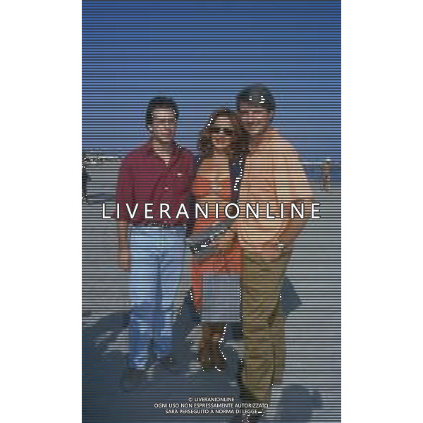 DIAP-RETROSPETTIVA RICKY TOGNAZZI ATTORE NELLA FOTO RICKY TOGNAZZi CON SIMONA IZZO E IL FRATELLO GIANMARCO TOGNAZZI A VENEZIA AG DIM STUDIO-AG ALDO LIVERANI SAS