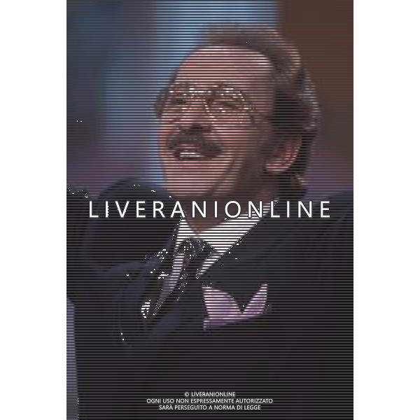 DIAP-RETROSPETTIVA DOMENICO MODUGNO CANTANTE NELLA FOTO DOMENICO MODUGNO NELL\'ANNO 1984 A MILANO AG ALDO LIVERANI SAS
