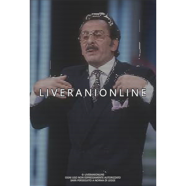 DIAP-RETROSPETTIVA DOMENICO MODUGNO CANTANTE NELLA FOTO DOMENICO MODUGNO NELL\'ANNO 1984 A MILANO AG ALDO LIVERANI SAS