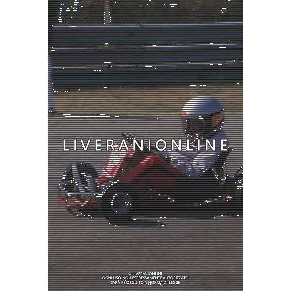 DIAP-RETROSPETTIVA JACQUES VILLENEUVE PILOTA NELLA FOTO JACQUES VILLENEUVE CON LA MADRE JOANNA E LA SORELLA MELANIA NELL\'ANNO 1985 AG ALDO LIVERANI SAS