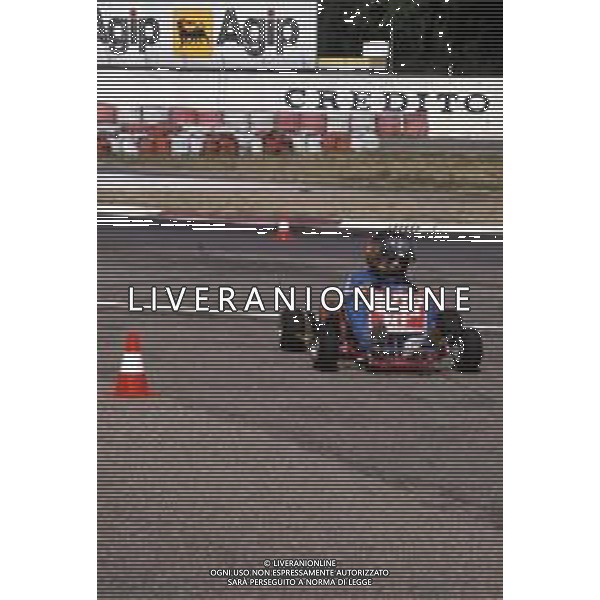 DIAP-RETROSPETTIVA JACQUES VILLENEUVE PILOTA NELLA FOTO JACQUES VILLENEUVE CON LA MADRE JOANNA E LA SORELLA MELANIA NELL\'ANNO 1985 AG ALDO LIVERANI SAS