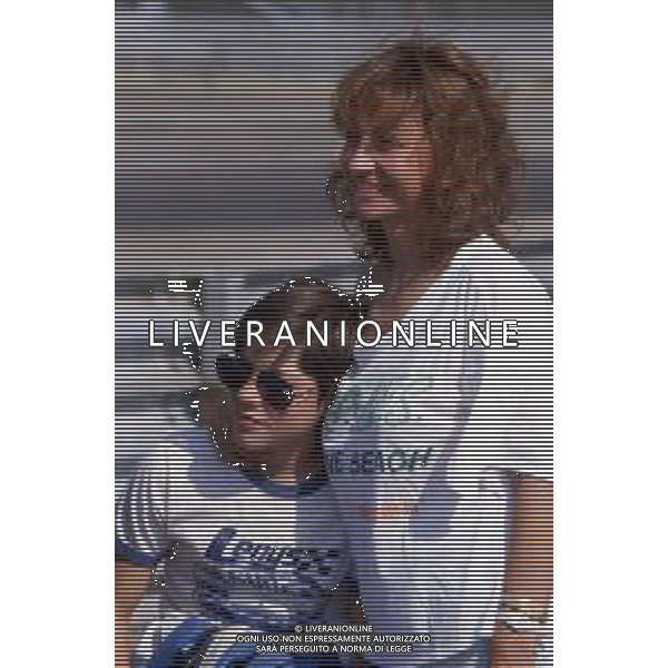 DIAP-RETROSPETTIVA JACQUES VILLENEUVE PILOTA NELLA FOTO JACQUES VILLENEUVE CON LA MADRE JOANNA E LA SORELLA MELANIA NELL\'ANNO 1985 AG ALDO LIVERANI SAS