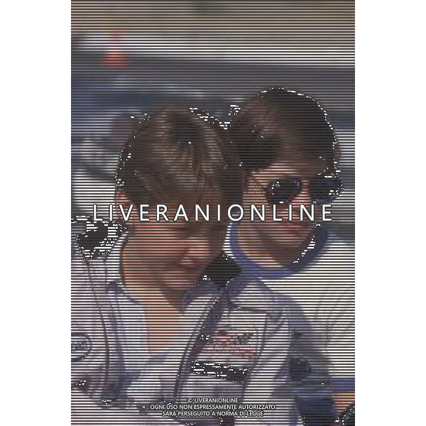 DIAP-RETROSPETTIVA JACQUES VILLENEUVE PILOTA NELLA FOTO JACQUES VILLENEUVE CON LA MADRE JOANNA E LA SORELLA MELANIA NELL\'ANNO 1985 AG ALDO LIVERANI SAS