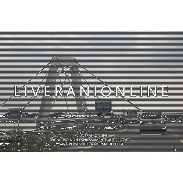 TVRCOR Traffico e cartelli all\'ingresso dell\'Aeroporto di Milano Malpensa (Ferno - VA) 02-08-2025 nella foto ZTC attiva transito 15 minuti parcheggi breve sosta FOTO ROBERTA CORRADIN-AG ALDO LIVERANI SAS