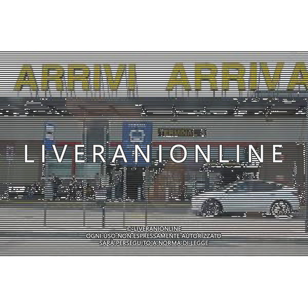 TVRCOR Traffico e cartelli all\'ingresso dell\'Aeroporto di Milano Malpensa (Ferno - VA) 02-08-2025 nella foto arrivi Malpensa terminal 2 FOTO ROBERTA CORRADIN-AG ALDO LIVERANI SAS