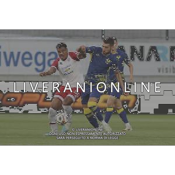Jesus Santiago Perez of Hellas Verona FC battle for the ball with Raphael Odogwu of FC Sudtirol during SudTirol vs Hellas Verona FC, 4° Test Match, at Druso stadium in Bolzano (BZ), on August 03, 2025. (Photo by Davide Casentini) AG ALDO LIVERANI SAS