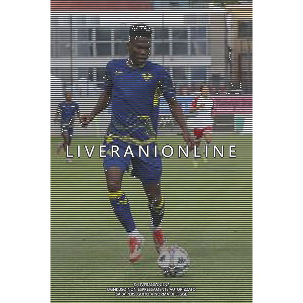 Junior Ajayi of Hellas Verona FC play the ball during SudTirol vs Hellas Verona FC, 4° Test Match, at Druso stadium in Bolzano (BZ), on August 03, 2025. (Photo by Davide Casentini) AG ALDO LIVERANI SAS