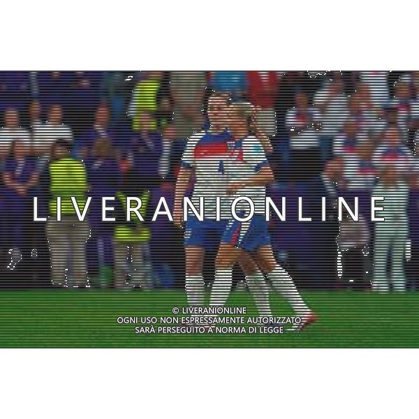 TVEM July 27, 2025 Basel, Switzerland - England vs Spain - Women\'s UEFA Euro 2025 Final match - St. Jakob-Park. In the pic: Keira Walsh of England and Beth Mead of England ©TVEM Emmanuele Mastrodonato - AGENZIA ALDO LIVERANI SAS