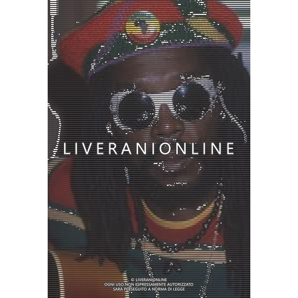 DIAP-RETROSPETTIVA PETER TOSH CANTANTE NELLA FOTO PETER TOSH A MILANO NELL\'ANNO 1985 IN TERRAZZA MARTINI AG ALDO LIVERANI SAS