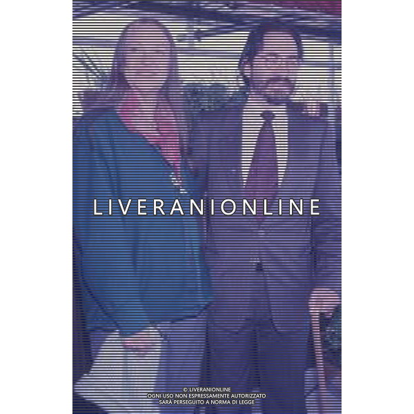 DIAP-RETROSPETTIVA GEARALDINE PAGE ATTRICE NELLA FOTO GERALDINE PAGE CON RENZO ROSSELLINI A MILANO NELL\'ANNO 1986 IN TERRAZZA MARTINI AG ALDO LIVERANI SAS