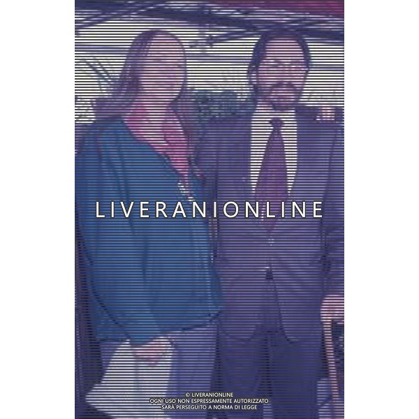 DIAP-RETROSPETTIVA GEARALDINE PAGE ATTRICE NELLA FOTO GERALDINE PAGE CON RENZO ROSSELLINI A MILANO NELL\'ANNO 1986 IN TERRAZZA MARTINI AG ALDO LIVERANI SAS