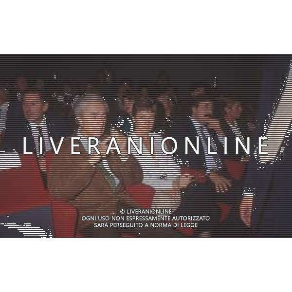 DIAP-RETROSPETTIVA MICHELANGELO ANTONIONI REGISTA NELLA FOTO MICHELANGELO ANTONIONI NELL\'ANNO 1984 A VENEZIA CON LA MOGLIE ENRICA FICO AG ALDO LIVERANI SAS 
