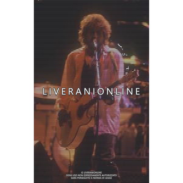 DIAP-RETROSPETTIVA BOB DYLAN CANTANTE NELLA FOTO BOB DYLAN A BOLOGNA NELL\'ANNO 1987 AG ALDO LIVERANI SAS