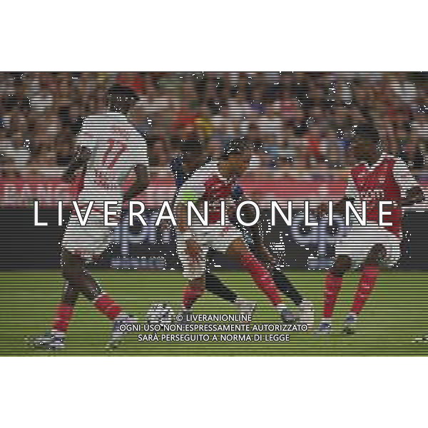 TVRG Monaco vs Inter nella foto Ange-Yoan Bonny (Inter) salta Thilo Kehrer (Monaco) e segna il gol del 2 a 1 Monaco (MC) 08-08-2025 Stade Louis II Monaco vs Inter - amichevole precampionato foto Roberto Garavaglia/Agenzia Aldo Liverani sas