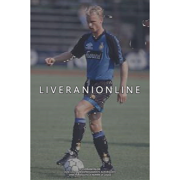 DIAP-RETROSPETTIVA DENNIS BERGKAMP CALCIATORE NELLA FOTO DENNIS BERGKAMP CON LA MAGLIA DELL\'INTER AG ALDO LIVERANI SAS