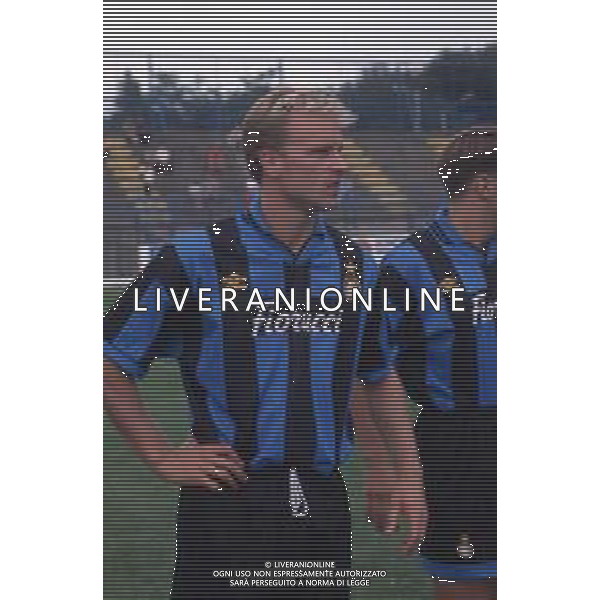 DIAP-RETROSPETTIVA DENNIS BERGKAMP CALCIATORE NELLA FOTO DENNIS BERGKAMP CON LA MAGLIA DELL\'INTER AG ALDO LIVERANI SAS