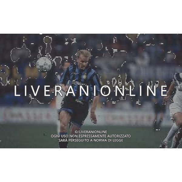 DIAP-RETROSPETTIVA DENNIS BERGKAMP CALCIATORE NELLA FOTO DENNIS BERGKAMP CON LA MAGLIA DELL\'INTER AG ALDO LIVERANI SAS
