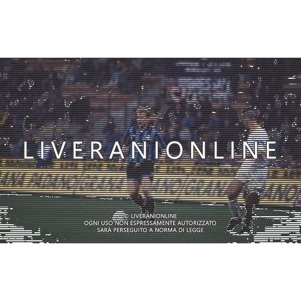 DIAP-RETROSPETTIVA DENNIS BERGKAMP CALCIATORE NELLA FOTO DENNIS BERGKAMP CON LA MAGLIA DELL\'INTER AG ALDO LIVERANI SAS