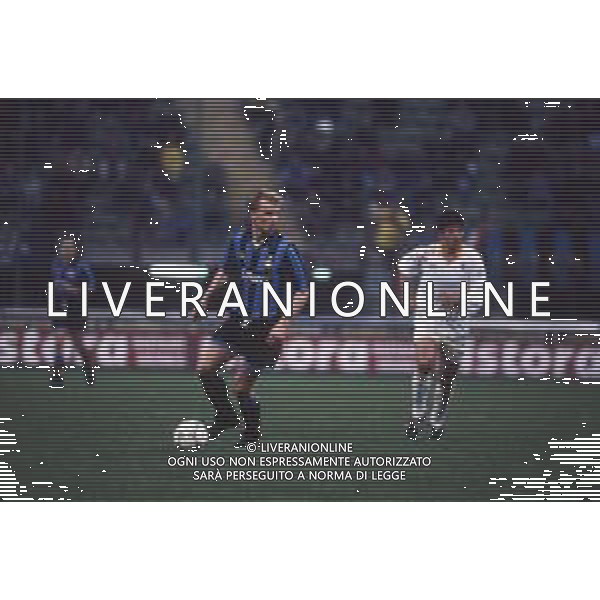 DIAP-RETROSPETTIVA DENNIS BERGKAMP CALCIATORE NELLA FOTO DENNIS BERGKAMP CON LA MAGLIA DELL\'INTER AG ALDO LIVERANI SAS
