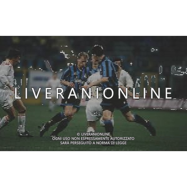 DIAP-RETROSPETTIVA DENNIS BERGKAMP CALCIATORE NELLA FOTO DENNIS BERGKAMP CON LA MAGLIA DELL\'INTER AG ALDO LIVERANI SAS