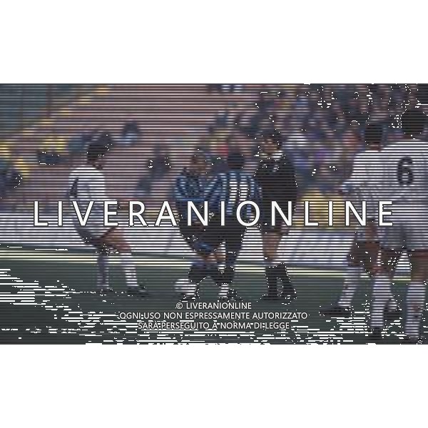 DIAP-RETROSPETTIVA DENNIS BERGKAMP CALCIATORE NELLA FOTO DENNIS BERGKAMP CON LA MAGLIA DELL\'INTER AG ALDO LIVERANI SAS