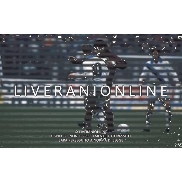DIAP-RETROSPETTIVA DENNIS BERGKAMP CALCIATORE NELLA FOTO DENNIS BERGKAMP CON LA MAGLIA DELL\'INTER AG ALDO LIVERANI SAS