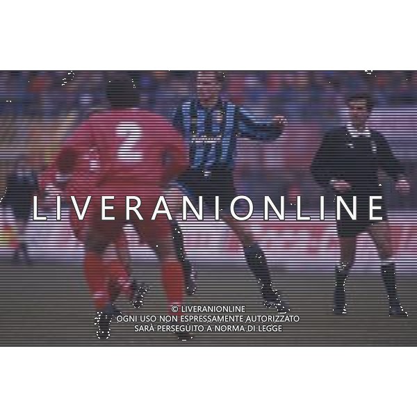 DIAP-RETROSPETTIVA DENNIS BERGKAMP CALCIATORE NELLA FOTO DENNIS BERGKAMP CON LA MAGLIA DELL\'INTER AG ALDO LIVERANI SAS