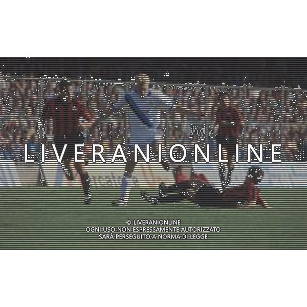 DIAP-RETROSPETTIVA DENNIS BERGKAMP CALCIATORE NELLA FOTO DENNIS BERGKAMP CON LA MAGLIA DELL\'INTER AG ALDO LIVERANI SAS