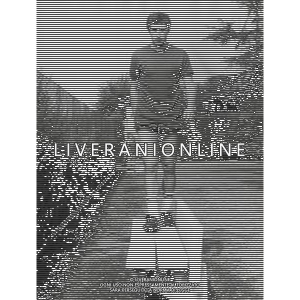 ST-RETROSPETTIVA DOMENICO MAGGIORA CALCIATORE NELLA FOTO DOMENICO MAGGIORA CON LA MAGLIA DELLA ROMA CALCIO AG ALDO LIVERANI SAS
