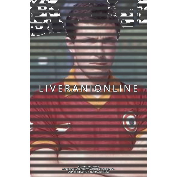 DIAP-RETROSPETTIVA DOMENICO MAGGIORA CALCIATORE NELLA FOTO DOMENICO MAGGIORA CON LA MAGLIA DELLA ROMA CALCIO AG ALDO LIVERANI SAS