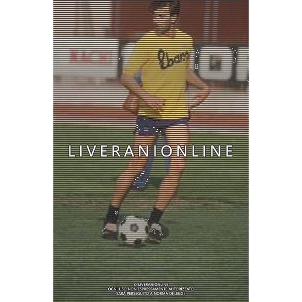ST-RETROSPETTIVA DOMENICO MAROCCHINO CALCIATORE NELLA FOTO DOMENICO MAROCCHINO CON LA MAGLIA DEL BOLOGNA CALCIO AG ALDO LIVERANI SAS 