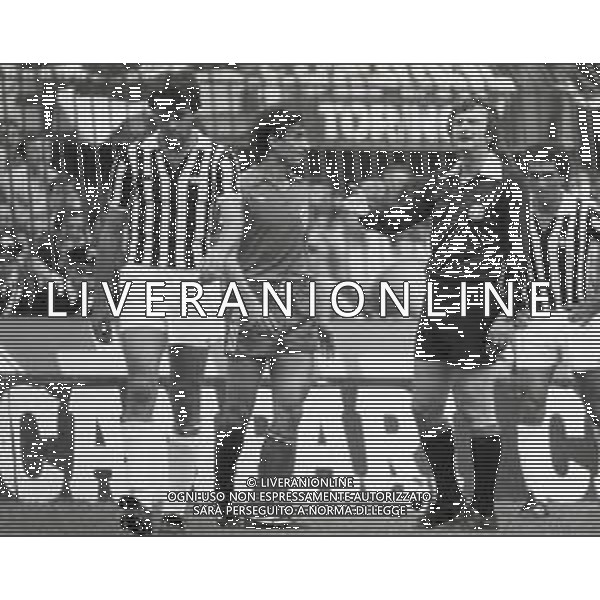 ST-RETROSPETTIVA DOMENICO MAROCCHINO CALCITORE NELLA FOTO DOMENICO MAROCCHINO CON LA MAGLIA DELLA JUVENTUS E L\'ARBITRO ENZO BARBARESCO AG ALDO LIVERANI SAS