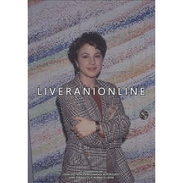 DIAP-RETROSPETTIVA OTTAVIA PICCOLO ATTRICE NELLA FOTO OTTAVIA PICCOLO A MILANO NELL\'ANNO 1990 AG ALDO LIVERANI SAS