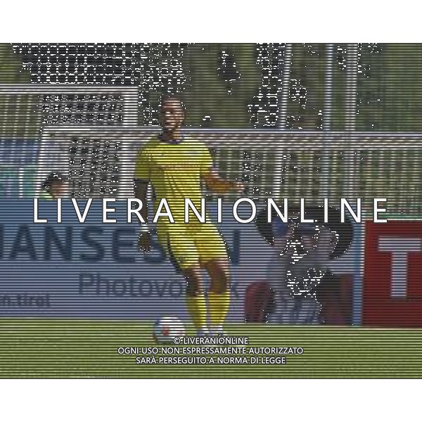 Enzo Ebosse of Hellas Verona play the ball during St Pauli FC 1910 vs Hellas Verona FC, 5° Test Match, at Velly Arena in Imst (A), on August 09, 2025. (Photo by Davide Casentini) AG ALDO LIVERANI SAS