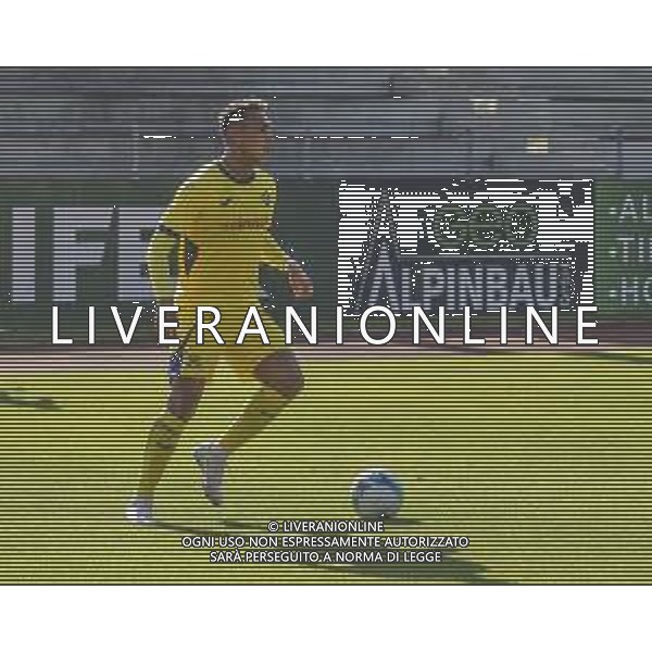 Santana do Nascimiento Giovane of Hellas Verona FC play the ball during St Pauli FC 1910 vs Hellas Verona FC, 5° Test Match, at Velly Arena in Imst (A), on August 09, 2025. (Photo by Davide Casentini) AG ALDO LIVERANI SAS
