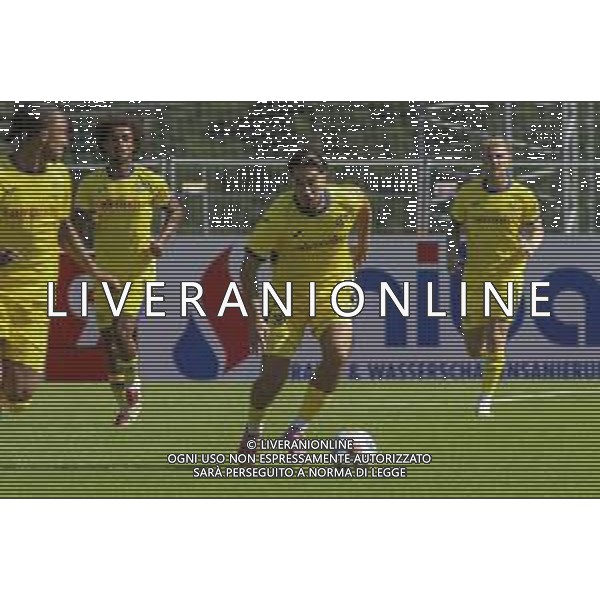 Suat Serdar of Hellas Verona FC play the ball during St Pauli FC 1910 vs Hellas Verona FC, 5° Test Match, at Velly Arena in Imst (A), on August 09, 2025. (Photo by Davide Casentini) AG ALDO LIVERANI SAS