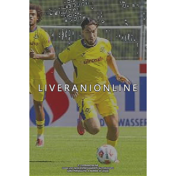 Suat Serdar of Hellas Verona FC play the ball during St Pauli FC 1910 vs Hellas Verona FC, 5° Test Match, at Velly Arena in Imst (A), on August 09, 2025. (Photo by Davide Casentini) AG ALDO LIVERANI SAS