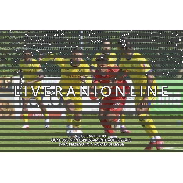 Santana do Nascimiento Giovane of Hellas Verona FC play the ball during St Pauli FC 1910 vs Hellas Verona FC, 5° Test Match, at Velly Arena in Imst (A), on August 09, 2025. (Photo by Davide Casentini) AG ALDO LIVERANI SAS