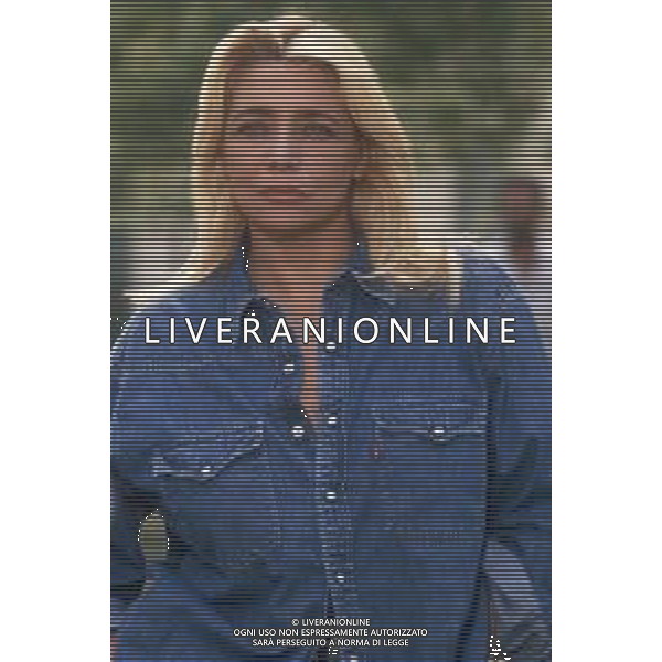 DIAP-RETROSPETTIVA MARA VENIER ATTIRCE E PRESENTATRICE TELEVISIVA NELLA FOTO MARA VENIER SUL SET DEL FILM“IL GOAL DI MARTIN PESCATORE “NELL\'ANNO 1997 AG ALDO LIVERANI SAS