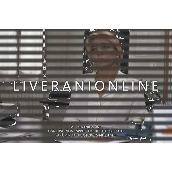 DIAP-RETROSPETTIVA MARA VENIER ATTIRCE E PRESENTATRICE TELEVISIVA NELLA FOTO MARA VENIER SUL SET DEL FILM“IL GOAL DI MARTIN PESCATORE “NELL\'ANNO 1997 AG ALDO LIVERANI SAS