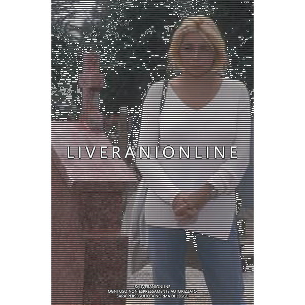 DIAP-RETROSPETTIVA MARA VENIER ATTIRCE E PRESENTATRICE TELEVISIVA NELLA FOTO MARA VENIER SUL SET DEL FILM“IL GOAL DI MARTIN PESCATORE “NELL\'ANNO 1997 AG ALDO LIVERANI SAS