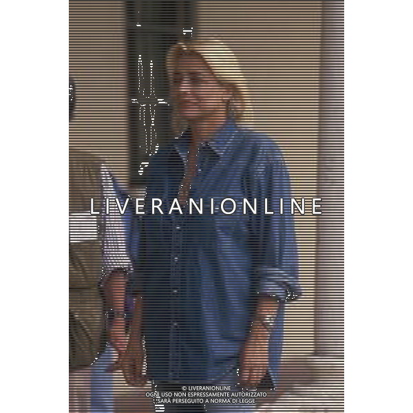 DIAP-RETROSPETTIVA MARA VENIER ATTIRCE E PRESENTATRICE TELEVISIVA NELLA FOTO MARA VENIER SUL SET DEL FILM“IL GOAL DI MARTIN PESCATORE “NELL\'ANNO 1997 AG ALDO LIVERANI SAS