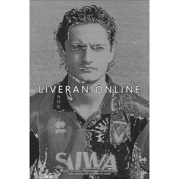 NEG- RETROSPETTIVA ANDREA FORTUNATO CALCIATORE NELLA FOTO ANDREA FORTUNATO CON LA MAGLIA DEL GENOA CALCIO NELL’ANNO 1992-1993 AGENZIA ALDO LIVERANI SAS